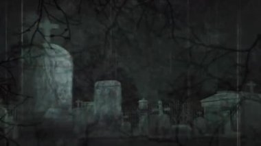 Geceleri mezarlığın üzerindeki ağaç dallarının animasyonu. Korku, korku ve cadılar bayramı konsepti dijital olarak oluşturulmuş video.