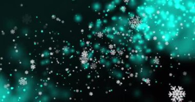 Yeşil ve siyah zemin üzerine düşen kar ve kar tanelerinin animasyonu. Noel, gelenek, kış ve kutlama konsepti dijital olarak oluşturulmuş video.