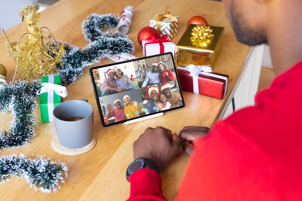 Afro Américain Avec Cadeaux Noël Ayant Appel Vidéo Avec Des — Photo