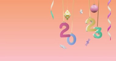 Yeni yılda 2023 numaranın animasyonu ve pembe arka planda noel süslemeleri. Yeni yıl arifesi, kutlama ve şenlik konsepti dijital olarak oluşturuldu.