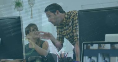 Beyaz erkek ve kadın meslektaşların tartıştığı istatistiksel veri işleme animasyonu. İş veri teknolojisi kavramı