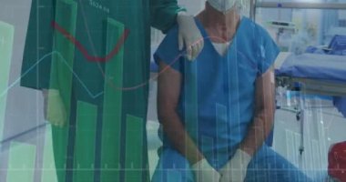 Çeşitli doktorlar üzerinde finansal veri işleme animasyonu. Küresel finansman, ilaç ve dijital arayüz kavramı dijital olarak oluşturulmuş video.