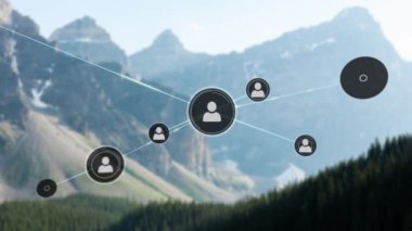 Dağ manzarası üzerinde insanlarla olan bağların animasyonu. Küresel ağlar, işletmeler, finans ve veri işleme kavramı dijital olarak oluşturulmuş video.