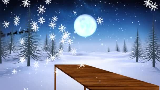 雪橇上的桑塔爪与驯鹿在降雪和冬季景观上的动画 圣诞庆典和庆祝活动的概念 — 图库视频影像