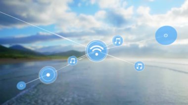 Dijital simgelerin oluşturduğu ağın animasyonu, mavi gökyüzündeki plaj ve bulutların havadan görüntüsüne karşı. Küresel ağ ve iş teknolojisi kavramı