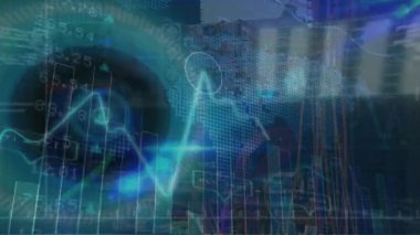 Sunucu odasında veri işleme animasyonu. küresel iş ve dijital arayüz kavramı dijital olarak oluşturulmuş video.