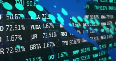 Kara arka planda dünya haritası olan borsa ve veri işleme animasyonları. Küresel finansman, iş ve dijital arayüz kavramı dijital olarak oluşturulmuş video.