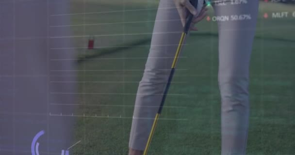 对高加索女子高尔夫球手的数据处理动画 全球体育和数字界面概念数字生成视频 — 图库视频影像
