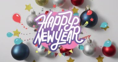 Yeni yıl kutlamalarının animasyonu balonların ve Noel süslemelerinin üzerine mesaj atmaktır. Yeni yıl arifesi, noel, şenlik, kutlama ve gelenek kavramını dijital olarak oluşturduk..