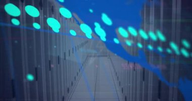 Bilgisayar sunucuları üzerinde ikili kodlama ve veri işleme animasyonu. Küresel iş, finans ve veri işleme kavramı dijital olarak oluşturulmuş video.