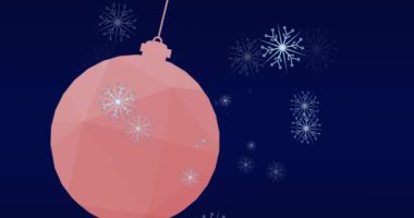 Yılbaşı süslerinin animasyonu. Kar yağarken takılan süsler. Noel, şenlik, kutlama ve gelenek konsepti dijital olarak oluşturuldu.