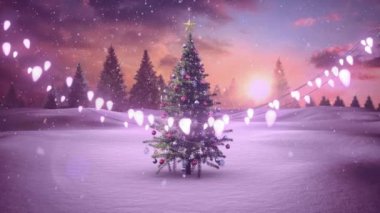 Yılbaşı ağacı üzerindeki ışıkların animasyonu. Noel, kutlama ve dijital arayüz kavramı dijital olarak oluşturulmuş video.