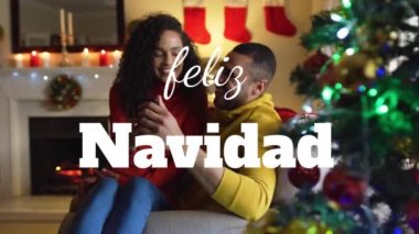 Felix Navidad 'ın Noel Animasyonu Noel' de evde melez bir çiftle mesajlaşır. Noel, şenlik, kutlama ve gelenek konsepti dijital olarak oluşturuldu.