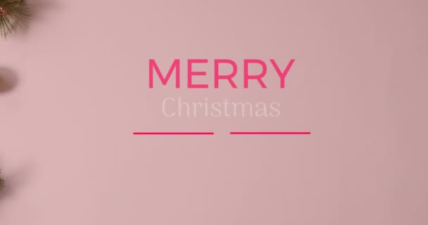 Анімація Веселого Різдвяного Веселого Новорічного Тексту Над Різдвяними Прикрасами Рожевій — стокове відео