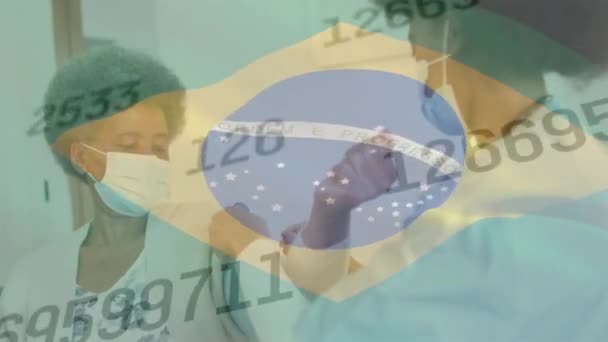 Animación Bandera Brasil Procesamiento Datos Sobre Médico Paciente Afroamericano Medicina — Vídeos de Stock