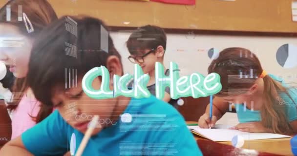 动画点击这里的文字和数据处理对不同的学童 全球教育 学习和数字界面概念 — 图库视频影像