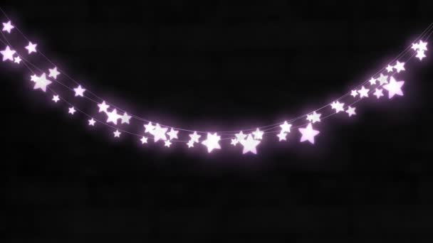 Animación Luces Hadas Brillantes Forma Estrella Púrpura Colgando Contra Espacio — Vídeo de stock