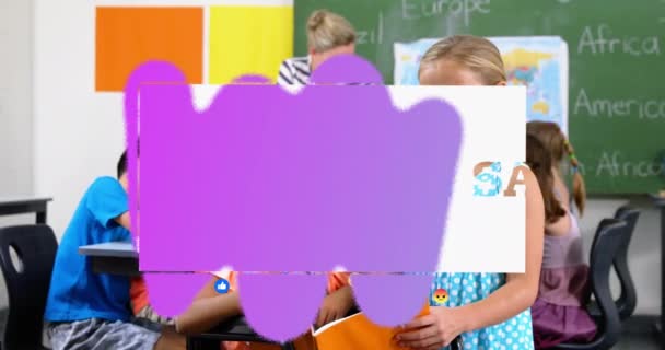 Animation Massiver Verkaufstexte Und Emoji Symbole Über Verschiedenen Schulkindern Globales — Stockvideo