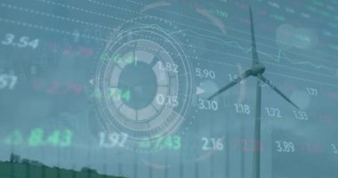 Satış tahtası, grafik ve radar açık gökyüzüne karşı dönen yel değirmeninin animasyonu. Dijital bileşik, çoklu pozlama, rapor, iş, sürdürülebilir enerji, güç üretimi ve teknoloji.