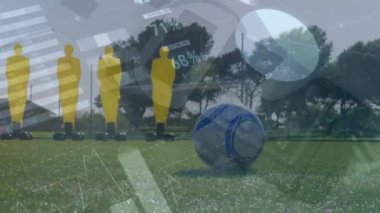 Erkek futbolcunun düşük kesiminde istatistiksel veri işleme animasyonu. Küresel ekonomi ve spor kavramı