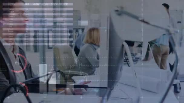 Animación Datos Financieros Gráficos Sobre Mujeres Caucásicas Que Trabajan Computadora — Vídeos de Stock