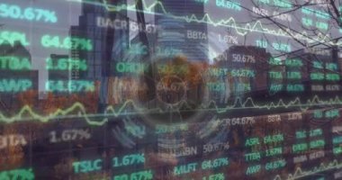 İşlem çemberinin animasyonu, şehir manzarası üzerindeki finansal veriler ve grafikler. Küresel iş, şehir hayatı, finans ve ekonomi kavramı dijital olarak oluşturulmuş video.