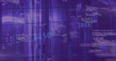 Bilgisayar sunucu odasına karşı neon qr kodu ve veri işleme üzerinden numara değiştirme animasyonu. Bilgisayar arayüzü ve iş veri depolama teknolojisi kavramı