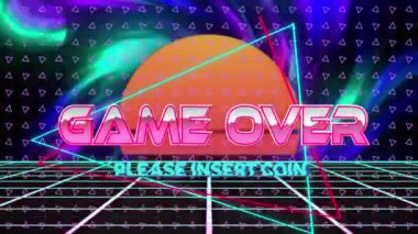 Neon üçgenler ve metaevren ızgaraları üzerinde metalik pembeyle oyun animasyonu. Genel video oyunu, bağlantılar ve dijital olarak oluşturulmuş iletişim konsepti.