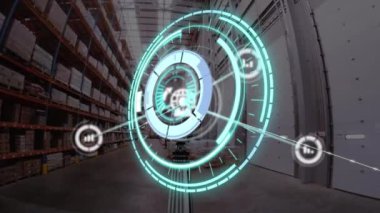 Dairelerin animasyonu, bağlı ikonlar, robotik kol, depodaki rafların düşük açılı görüntüsü. Dijital bileşik, çoklu pozlama, yapay zeka, nakliye, dağıtım ve teknoloji.