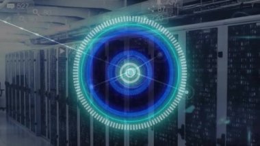Bilgisayar sunucuları üzerinden tarama, ağ ve veri işleme animasyonları. Küresel bilgisayar veri işleme ve dijital arayüz konsepti dijital olarak oluşturulmuş video.