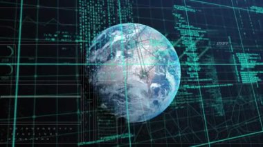 Dünya üzerinde bilgisayar veri işleme animasyonu. Küresel konsept dijital olarak üretilmiş video. Küresel hesaplama, dijital arayüz ve veri işleme kavramı dijital olarak oluşturulmuş video.