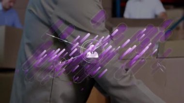 Kafkasyalı bir depo çalışanı ile bağlantı ağının animasyonu. Küresel finansman ve bağlantılar konsepti dijital oluşturulmuş video.