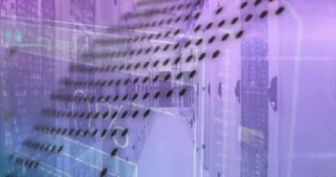 Veri metni işleme animasyonu ve sunucu odasının üzerinde soyut desenli% 100 metin. Dijital bileşik, çoklu pozlama, yükleme, ilerleme, ağ oluşturma, teknoloji.