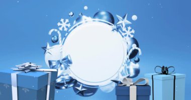 Kar yağışının animasyonu ve daire üzerine yeni yıl süslemeleri. Mavi arka planda kopya alanı. Noel, gelenek ve kutlama konsepti dijital olarak oluşturuldu.