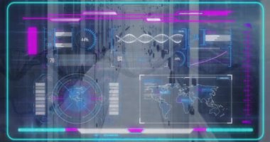 Arka plandaki sunucu odasına karşı bilgi arayüzü animasyonu. Dijital bileşik, çoklu pozlama, küreselleşme, rapor, finans, iş dünyası, veri merkezi, ağ, teknoloji.