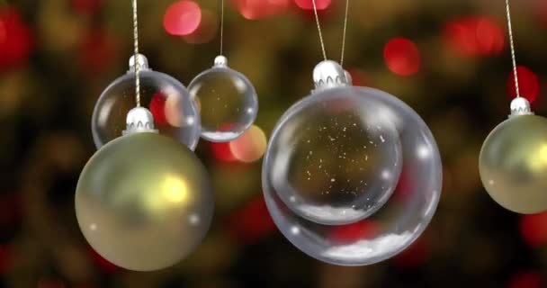 Κινούμενα Σχέδια Χριστουγεννιάτικων Κοσμημάτων Που Κρέμονται Πάνω Από Φώτα Νεράιδων — Αρχείο Βίντεο