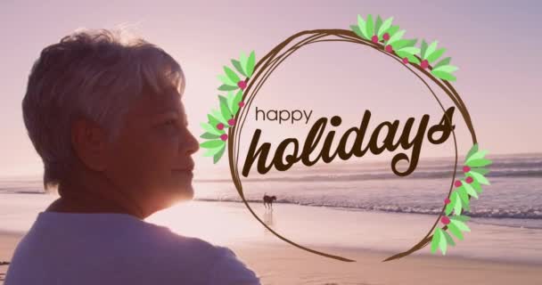 Animație Sărbători Fericite Peste Femeie Vârstă Biracial Plajă Crăciun Sărbători — Videoclip de stoc