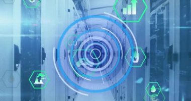 Bilgisayar sunucuları üzerinde tarama, ekolojik simgeler ve veri işleme animasyonları. Küresel bilgisayar veri işleme ve dijital arayüz konsepti dijital olarak oluşturulmuş video.