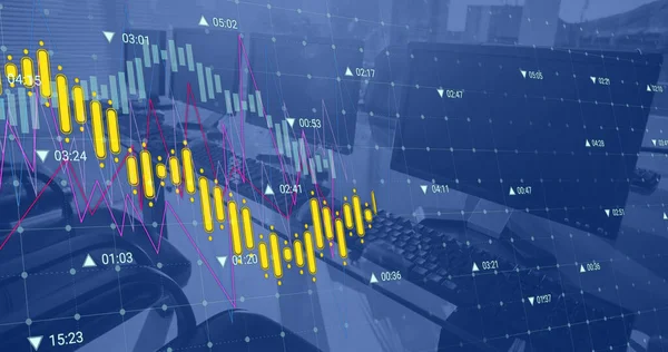 Bild Finansiell Databehandling Mot Närbild Skrivbord Kontoret Globalt Finans Och — Stockfoto