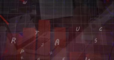 Ofisteki masanın üzerinde veri işleme animasyonu. Küresel spor, teknoloji ve dijital arayüz kavramı dijital olarak oluşturulmuş video.
