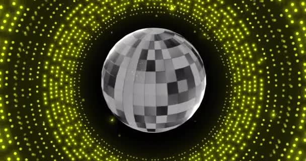 レトロなディスコミラーボールと黒を背景に輝く緑の光のアニメーション パーティー 光と動きのコンセプトデジタルで生成されたビデオ — ストック動画