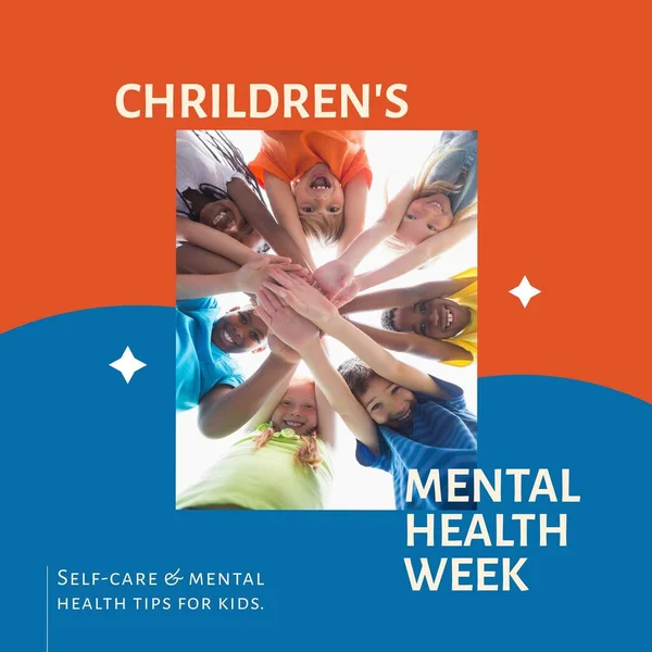 Skład Tekstu Tygodnia Zdrowia Psychicznego Dzieci Dzieci Uśmiechających Się Układających — Zdjęcie stockowe