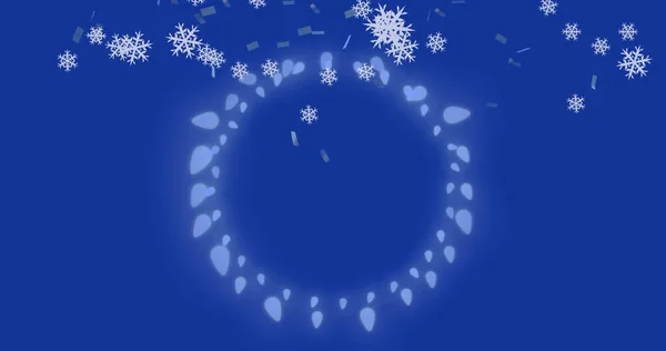 Imagem Flocos Neve Sobre Luzes Natal Fundo Azul Natal Inverno — Fotografia de Stock
