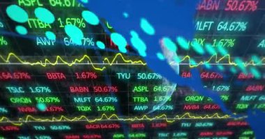 Dünya arka plandayken, borsa verileri ve finansal rakamların yer aldığı grafiklerin videosu. Maliye, dijital olarak oluşturulmuş, veri, analiz, ekonomi, yatırım, küresel pazar.