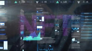 Klavye üzerinde el yazısıyla veri işleme ve bağlantı ağının animasyonu. Küresel teknoloji, bilgisayar ve dijital arayüz kavramı dijital olarak oluşturulmuş video.