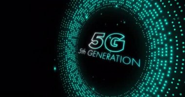 Yeşil daireler üzerinde 5g 5. nesil metin animasyonu. Küresel ağlar ve veri işleme kavramı dijital olarak oluşturuldu.