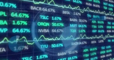 Mavi arkaplanda veri işleme animasyonu. küresel iş ve dijital arayüz kavramı dijital olarak oluşturulmuş video.