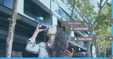 Sosyal medya simgelerinin akıllı telefon kullanan melez kadınlara göre canlandırılması. Dijital olarak oluşturulmuş küresel sosyal medya, iş, bağlantılar ve veri işleme kavramı.