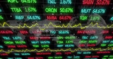 Siyah arkaplan üzerinde veri işleme animasyonu. küresel iş ve dijital arayüz kavramı dijital olarak oluşturulmuş video.