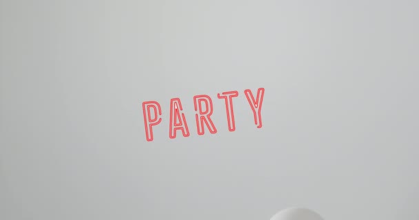 背景下党的文本在党的白色气球上的动画 生日聚会 节日和庆祝活动概念数字制作的录像 — 图库视频影像
